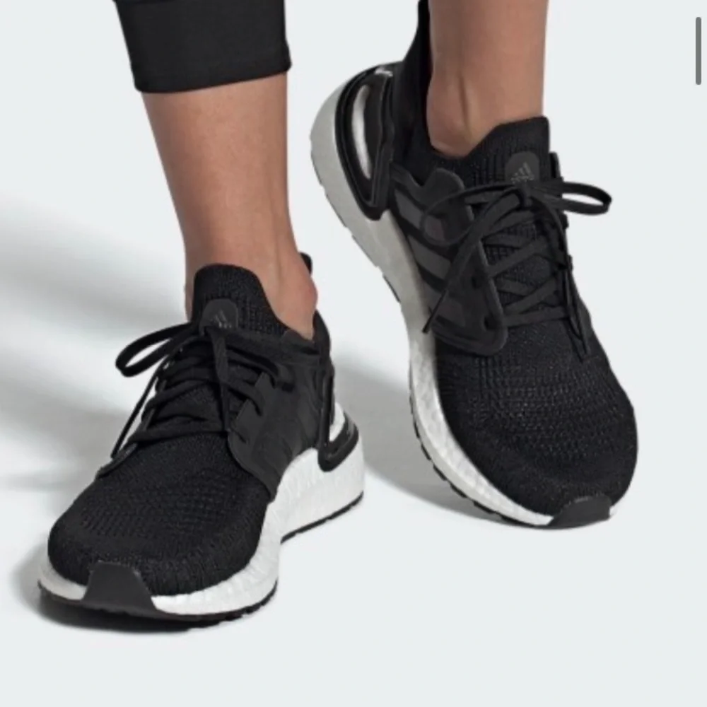*NWT* *NEVER BEEN WORN* Adidas Women’s Running ULTRA BOOST 20 - Picture 3 of 4